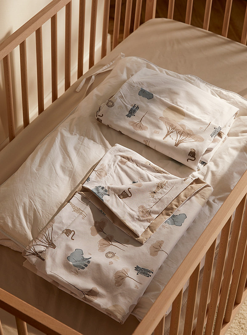 The 4-piece baby bed set Duvet, duvet cover, contour sheet and bed skirt | White